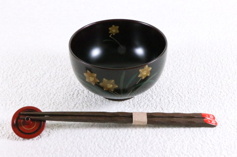 汁椀 切立 溜塗 蒔絵 水仙 と 箸